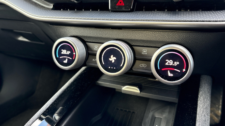 Skoda Superb 1.5 TSI e-TEC SE Technology 5dr DSG Petrol Hatchback